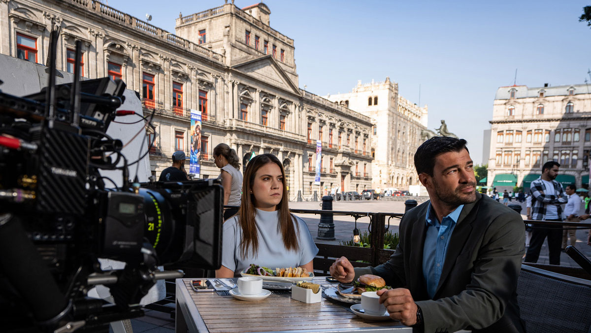 cyber-screenshot-european-cafe